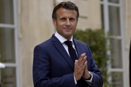 Presidente Emmanuel Macron  — Foto: Christophe Ena/AP