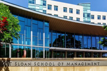MIT disponibiliza 20 cursos online gratuitos com certificado; confira a lista
