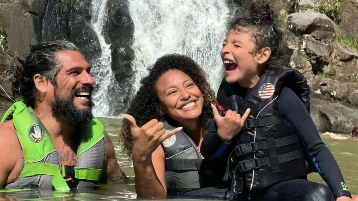 Sheron Menezzes curte férias no Havaí com marido e filho; veja fotos
