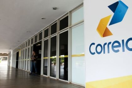 Correios atenderão a serviços da Caixa, como seguro-desemprego e FGTS