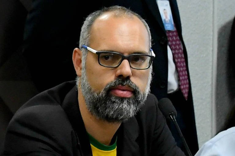 EUA negam extraditar Allan dos Santos por crime de opinião - 13/03/2024 - Poder