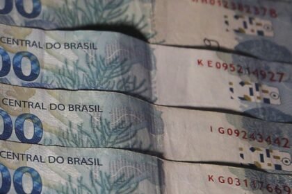 Governo bloqueia R$ 2,9 bilhões do Orçamento para cumprir meta