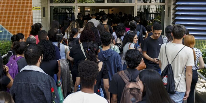 Pé-de-Meia: estudantes já podem saber se foram contemplados