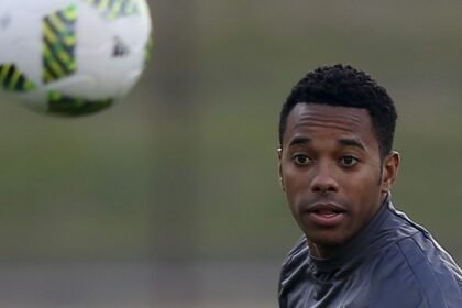 STJ começa a julgar possibilidade de Robinho cumprir pena no Brasil