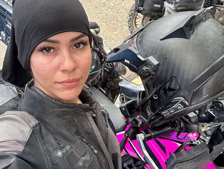 Fernanda Santos e o companheiro registram as suas viagens pelo mundo de motocicleta