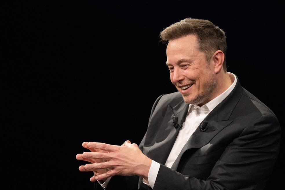 Elon Musk afirma que não vai respeitar as decisões do STF e insufla a direita contra o ministro Alexandre de Moraes — Foto: Bloomberg