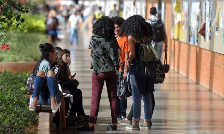 Corredor da Universidade Federal de Brasília (UnB) — Foto: Marcello Casal/Agência Brasil