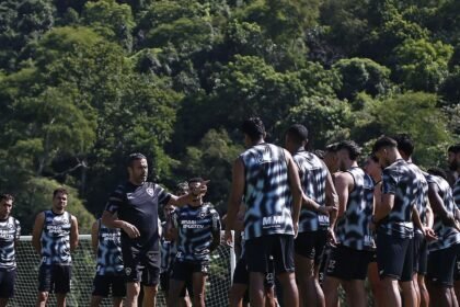 Botafogo recebe Atlético-GO no Nilton Santos pelo Brasileiro