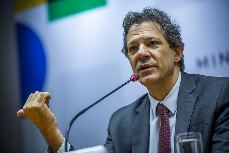 Haddad discute hoje com Lula pontos sensíveis sobre reforma tributária