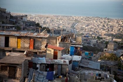 Haiti cobra da França bilhões de dólares pagos para a independência do país 