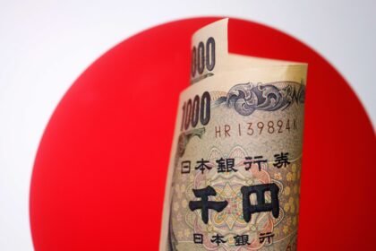 Japão reitera alerta contra enfraquecimento excessivo do iene