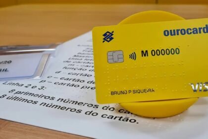 Cartão bancário impresso em braile do Banco do Brasil — Foto: Divulgação/BB