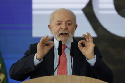 Lula diz que Brasil tem interesses soberanos e se houver divergência com outros países 'tranca a cara e não faz negócio' | Política