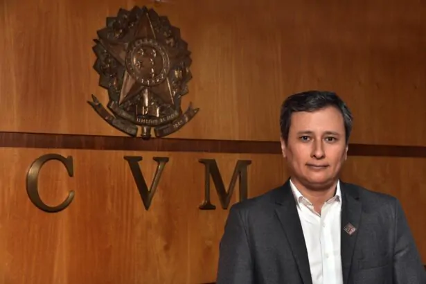 ‘Conflito de interesses’ impede ida imediata de diretor da CVM para cargo na B3 | Finanças